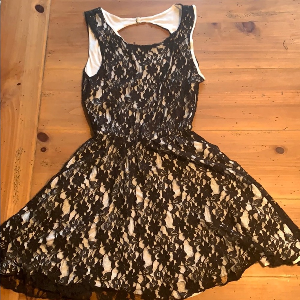 Elan black and while lace dress